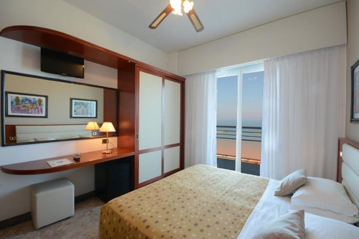 Hotel Spiaggia Pesaro Extérieur photo