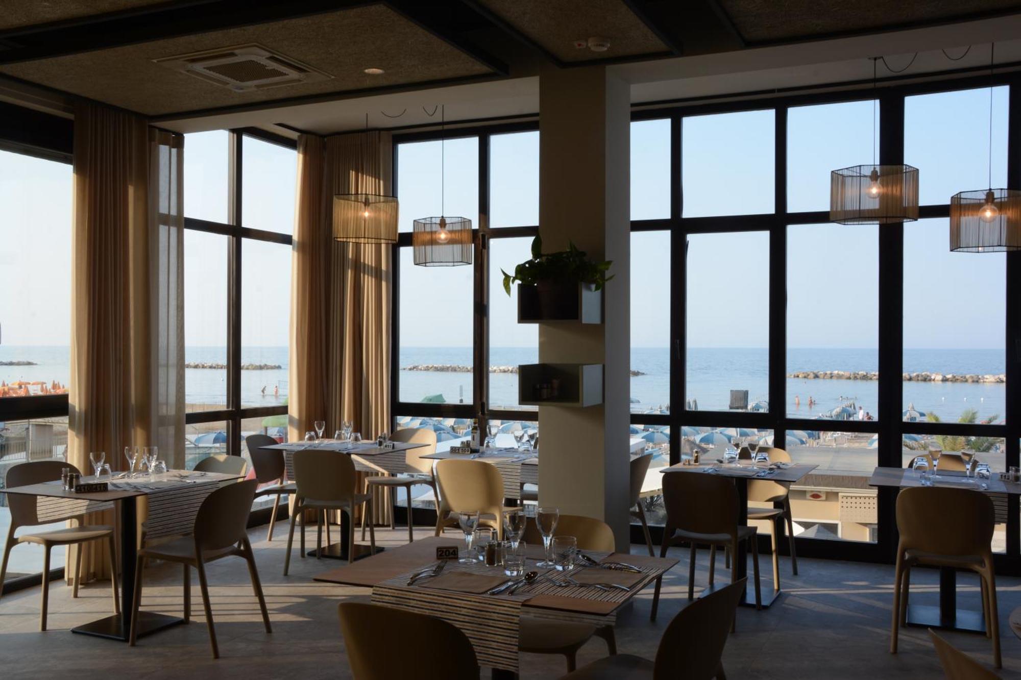 Hotel Spiaggia Pesaro Extérieur photo