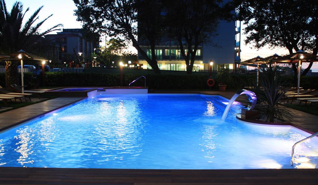Hotel Spiaggia Pesaro Extérieur photo