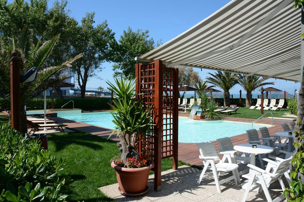 Hotel Spiaggia Pesaro Extérieur photo